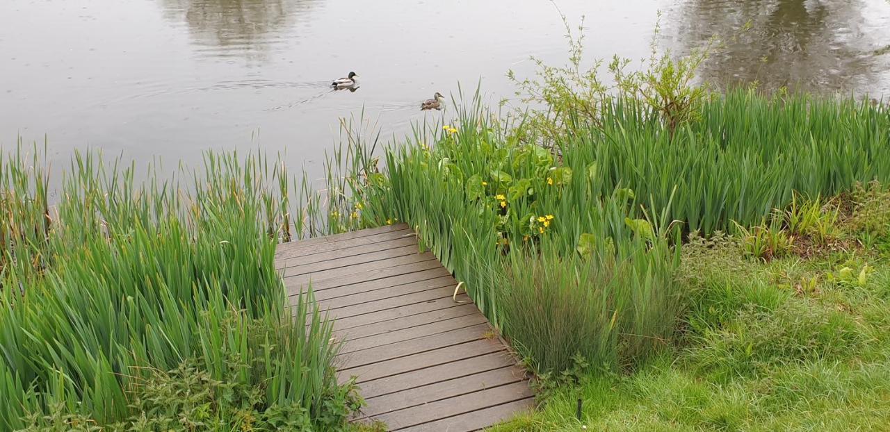 Lakeside Cotswold Holiday Home Cirencester Exterior photo