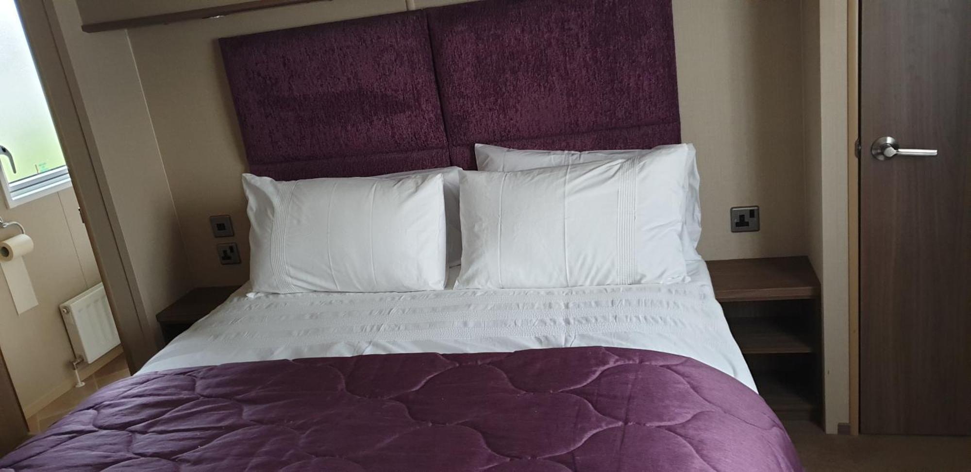 Lakeside Cotswold Holiday Home Cirencester Room photo